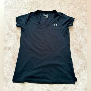 Black Under Armour v-neck Tshirt